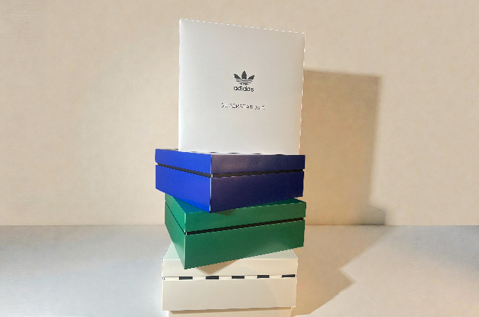 massiefkraagdoosadidasdiverseklein-photoroom[1]